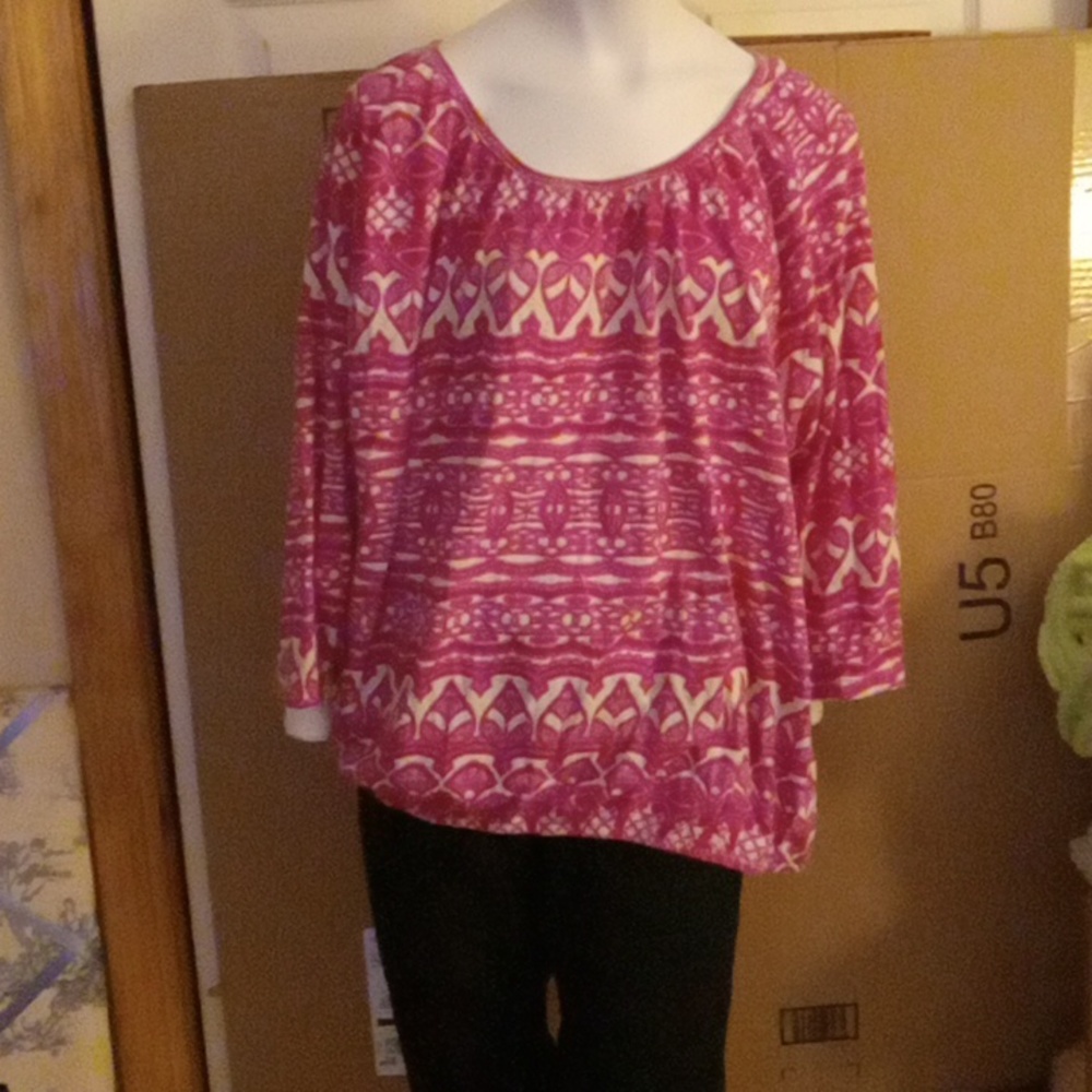 Lacy patterned tee